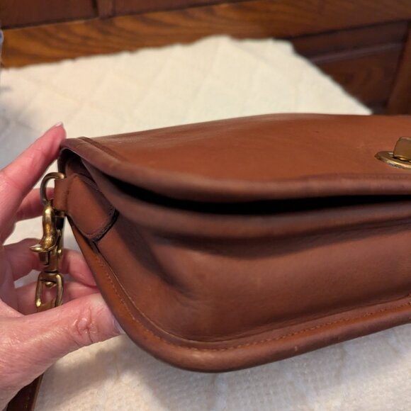 Vintage Coach British Tan Pocket Purse #9755 - Picture 10 of 11